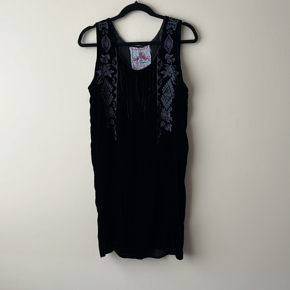 Johnny Was Black Velvet Pin tuck Embroidered Sleeveless mini Shift Dress size M - Picture 3 of 8